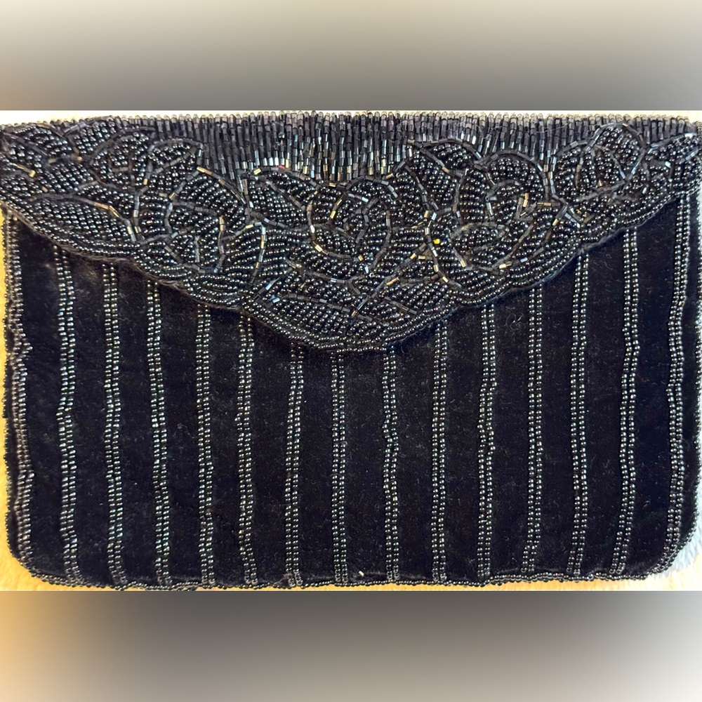 La Regale. Vintage Black Velvet Beaded Clutch